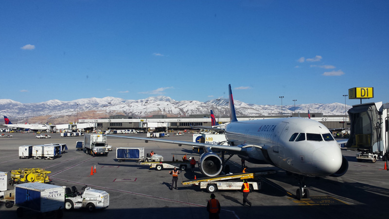 Dịch vụ vận chuyển hàng không Indochina Post