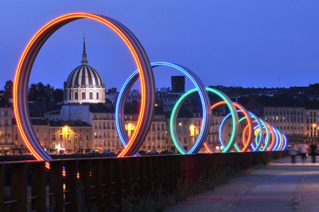 Chuyển phát nhanh từ Hà Nội đi Nantes (Pháp) giá rẻ chuyên nghiệp