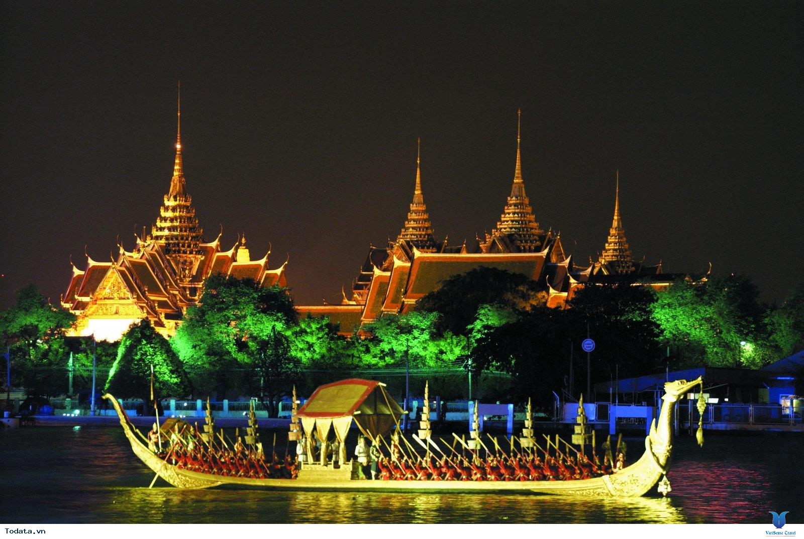 Indochinapost Chuyển hàng sang Campuchia