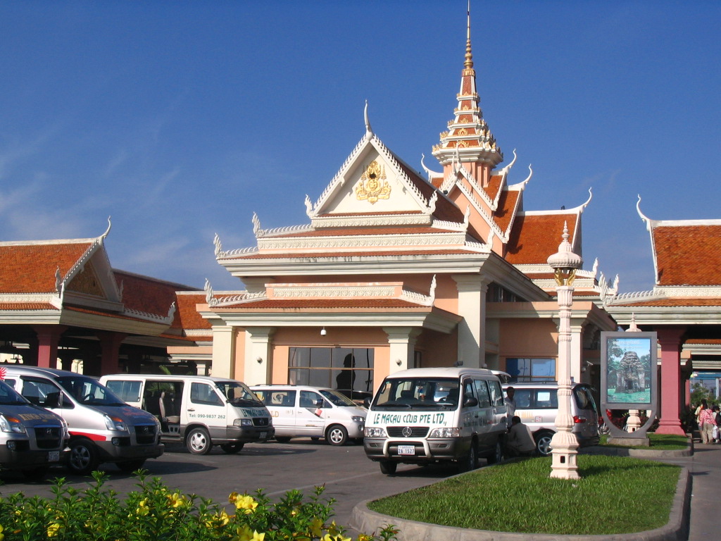 Chuyển hàng sang Campuchia