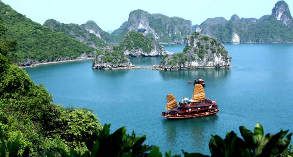 Chuyển phát nhanh từ Quảng Ninh đi Hà Nội chất lượng, giá rẻ